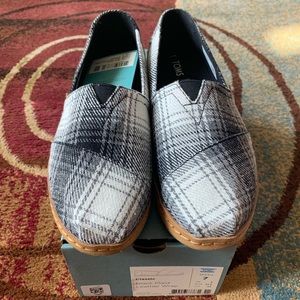 Black plaid Toms